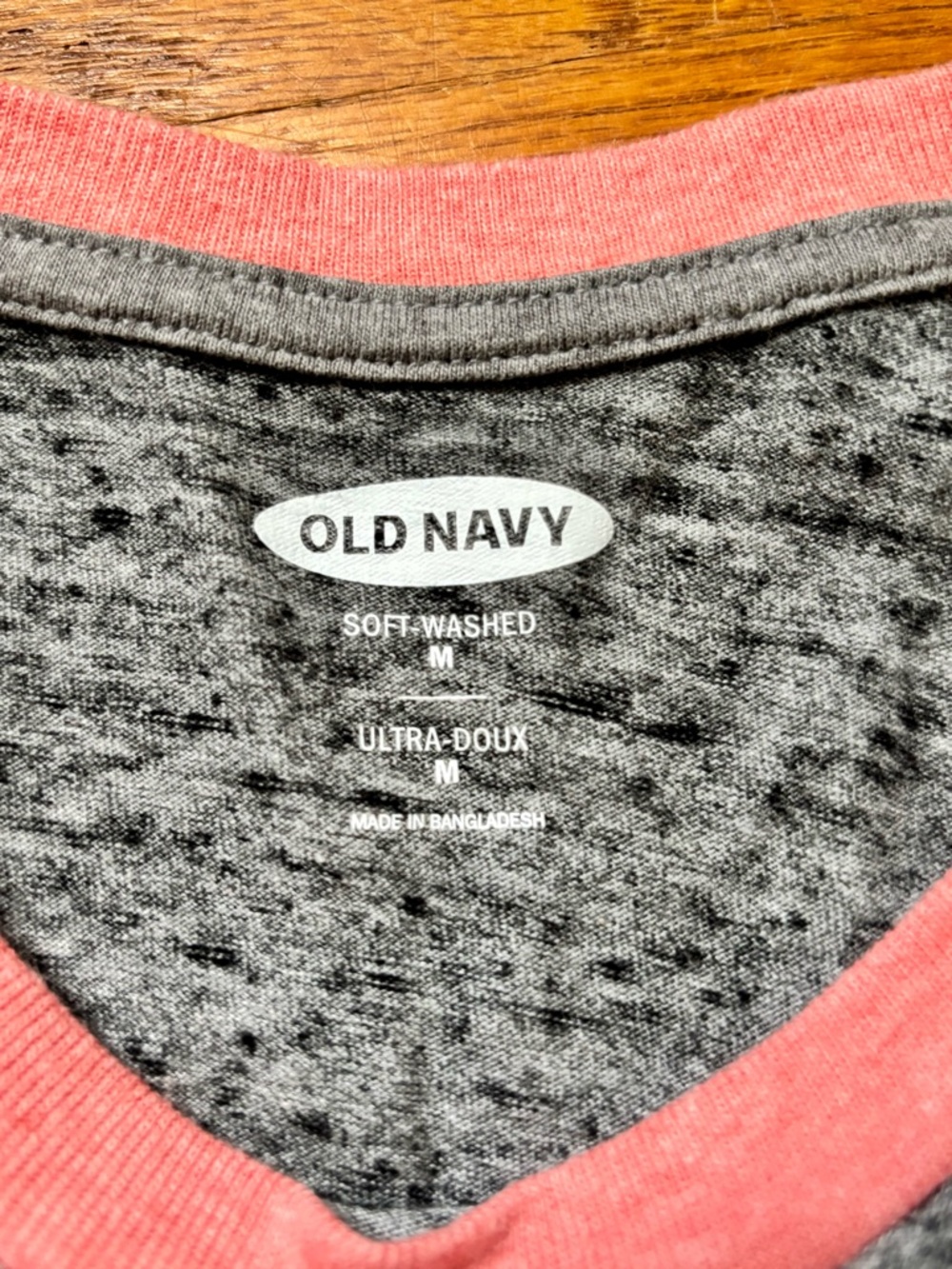 NWT Sz M Old Navy Soft Wash Gray Raglan Tee with Pink Sleeves - Picture 3 of 8